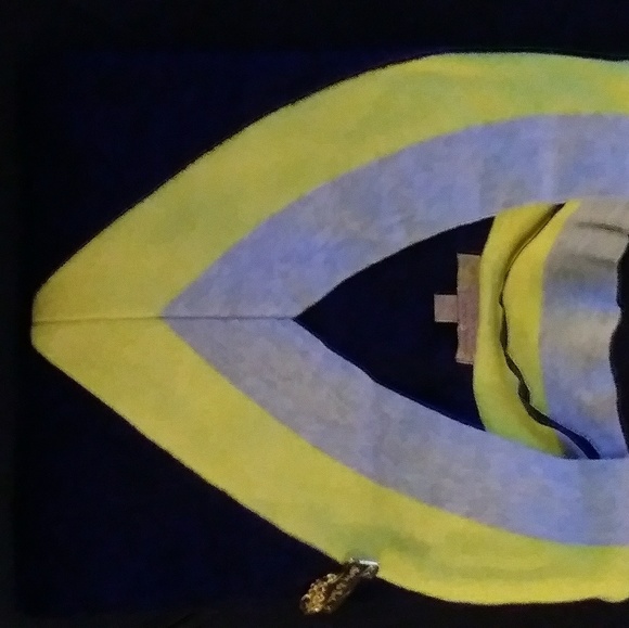 Sweater - Picture 5 of 6